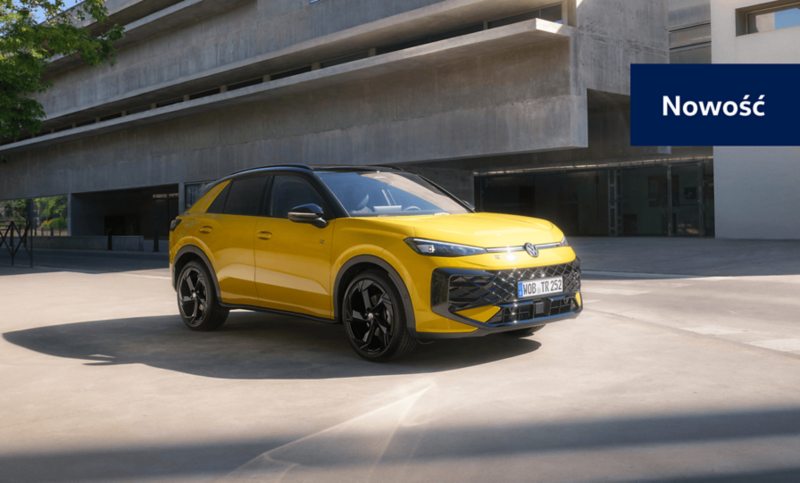 T-Roc R-Line zaparkowany przed budynkiem