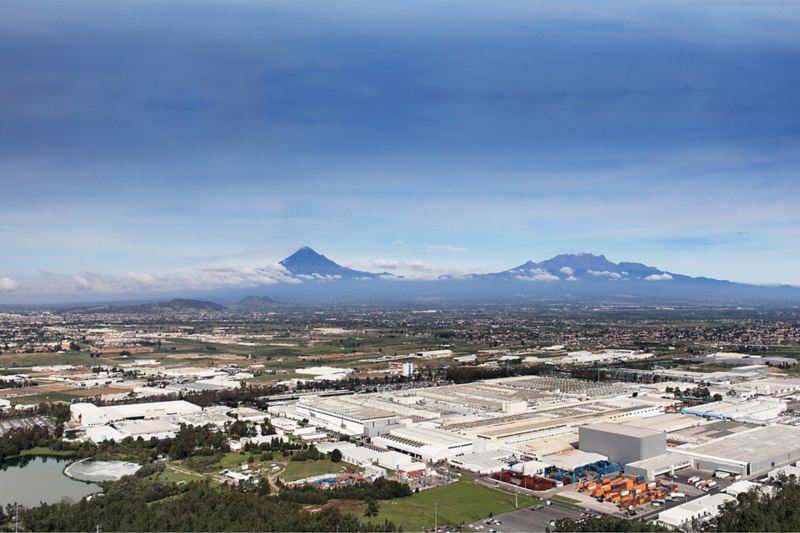 Panoramablick über das VW Werk in Mexiko