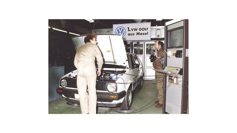 15 lutego 1991 r.: produkcja pierwszego Golfa w fabryce w Mosel