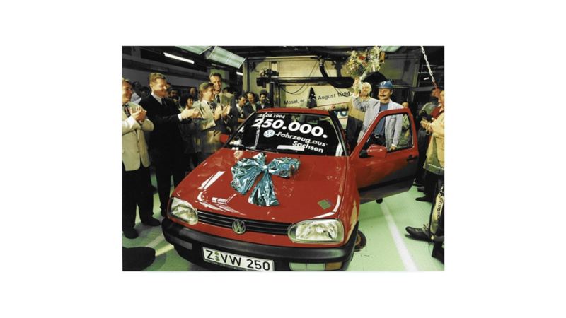 Sierpień 1994 r: z taśm zjeżdża 250-tysięczny samochód wyprodukowany w Saksonii
