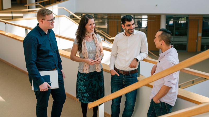 Gruppe von vier Personen im Mobile Life Campus in Wolfsburg