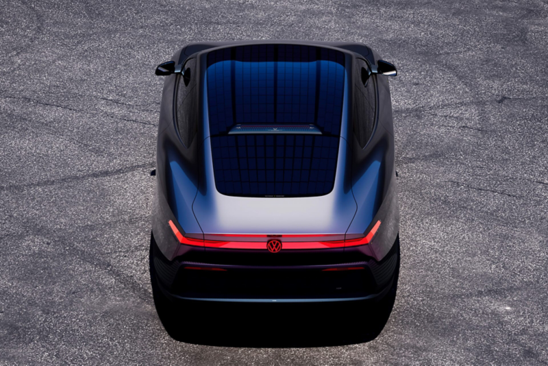 Draufsicht auf den Volkswagen Mission Efficiency mit Solardach und aerodynamisch geformtem Heck.