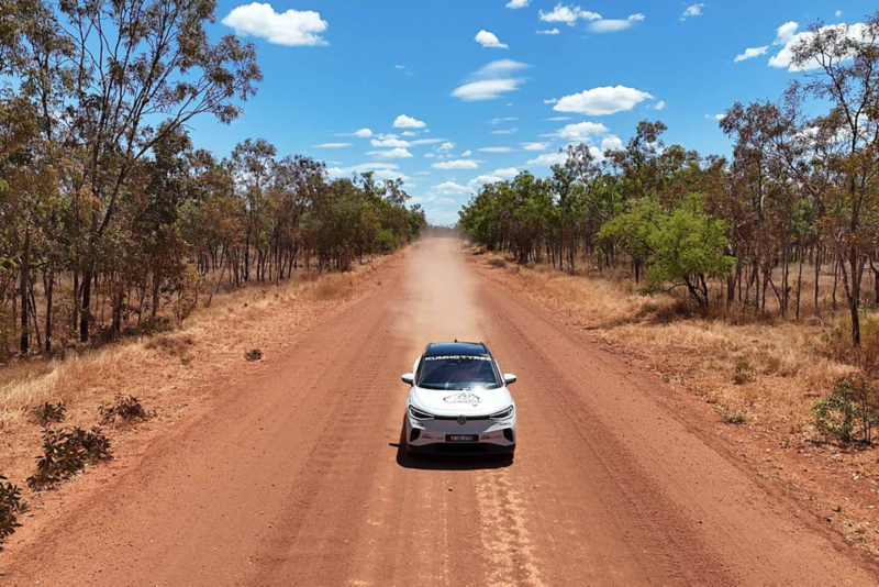 Front view of ID.4 driving through bush