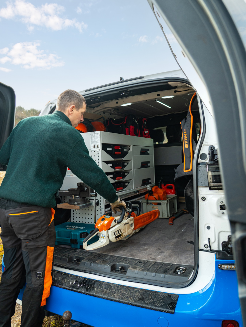 Inbouw van de ID. Buzz Cargo van Dunea