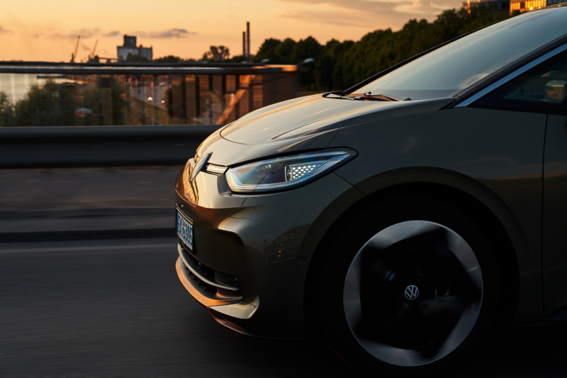 A view of the electric top sports seat of the VW ID.3 with the massage function and high-quality upholstery.