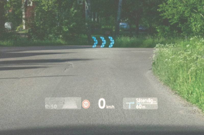 Head up-display med hastighet och navigeringsinformation
