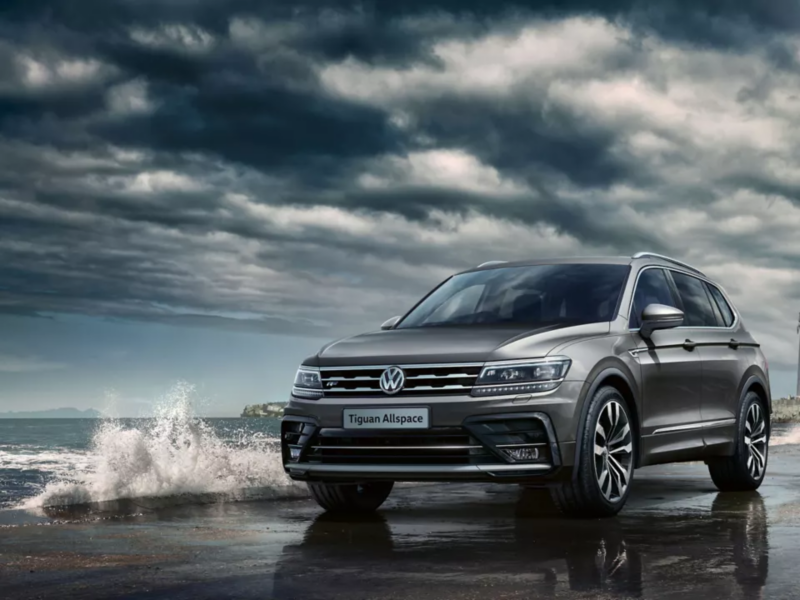 Tiguan Allspace parked at the beach