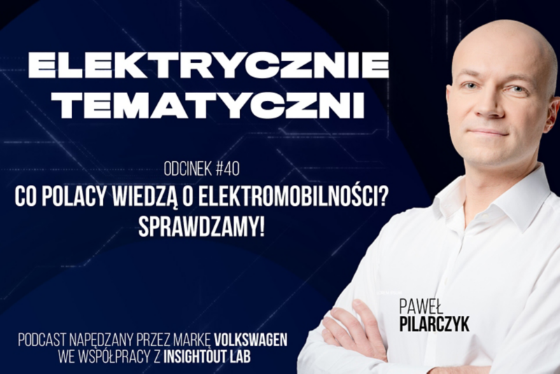 Zdjęcie mężczyzny przy tytule podcastu "Elektrycznie Tematyczni".