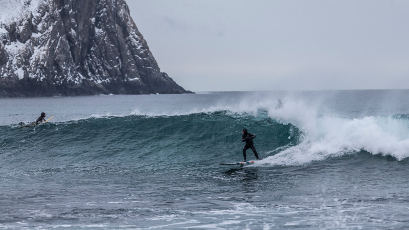 Vintersurfing i Lofoten