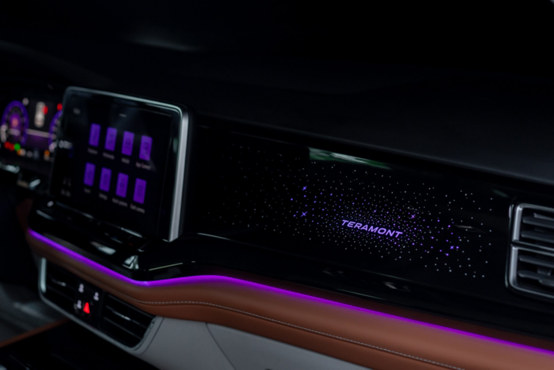 Trang trí taplo và cửa xe hiệu ứng ánh sao Volkswagen Teramont President