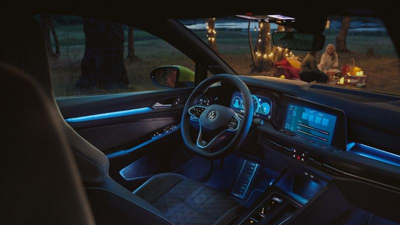Med en opgradering er det muligt at udvide farveudvalget til ambientebelysningen i VW Golf 8.