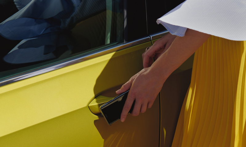 Déverrouillage de la porte d'une Golf à l'aide de la fonction clé mobile de We Connect