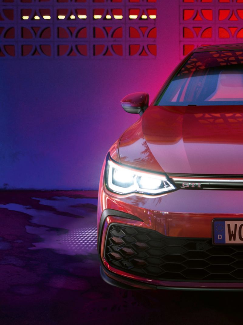 VW Golf GTI widok od przodu z IQ.LIGHT