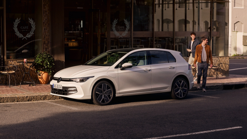 VW New Golf Side Image