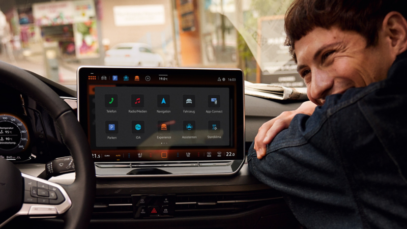 Volkswagen Golfin infotainment-näyttö