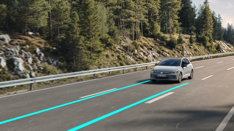 The schematic illustration shows how “Lane Assist” lane keeping system works using a VW ID.5 as an example. 