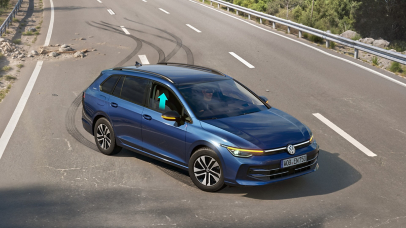 Ein VW Golf Variant ENERGY mit Illustration der Insassenschutz-Funktion.