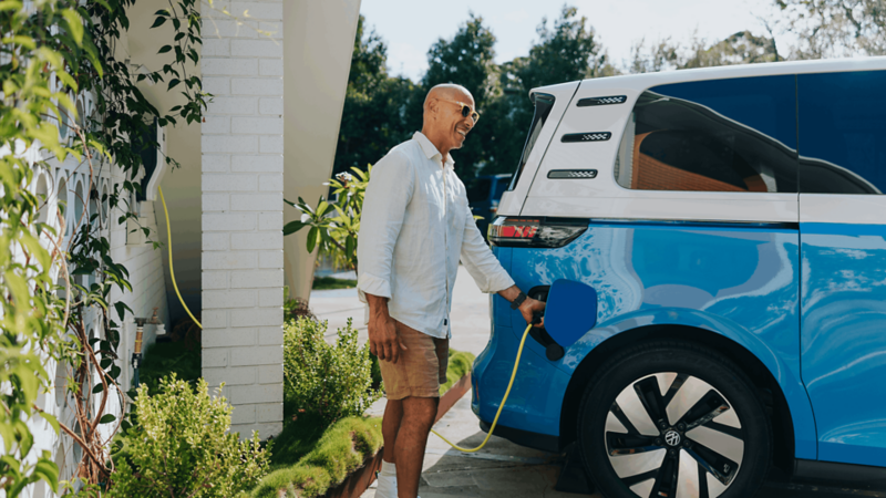 Person refueling ID Buzz