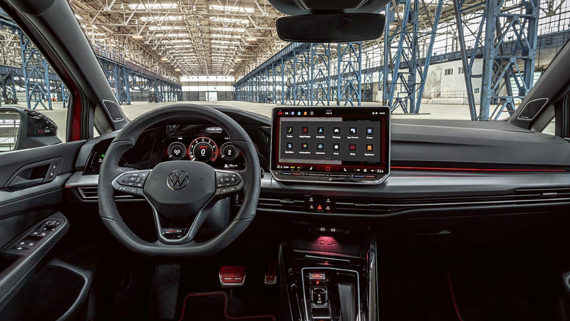 Vue intérieure du tableau de bord de la Golf GTI Edition 50.