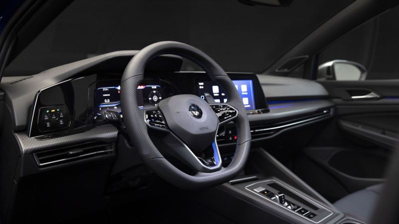 Førerplassen og interiør i VW Volkswagen Golf R