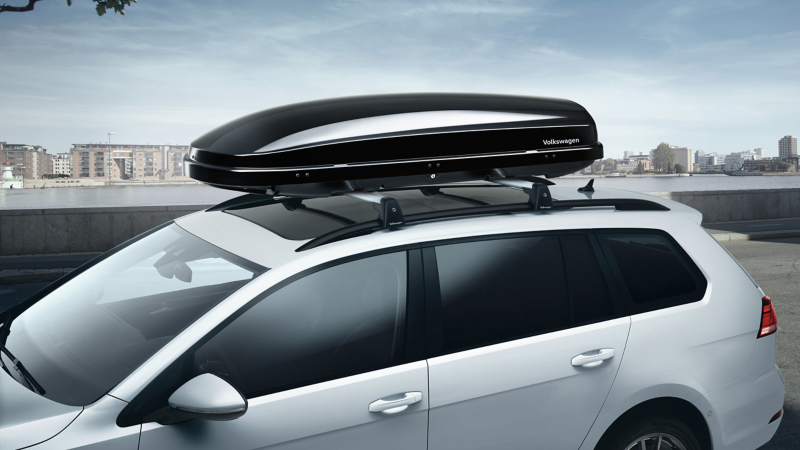 VW Accessories roof box on VW Golf Alltrack