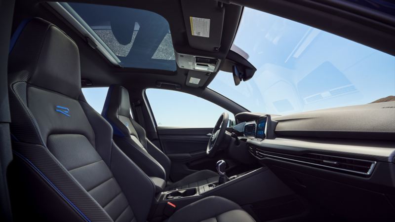 Premium sport front seats with integrated headrests in the 2023 Volkswagen Golf R.