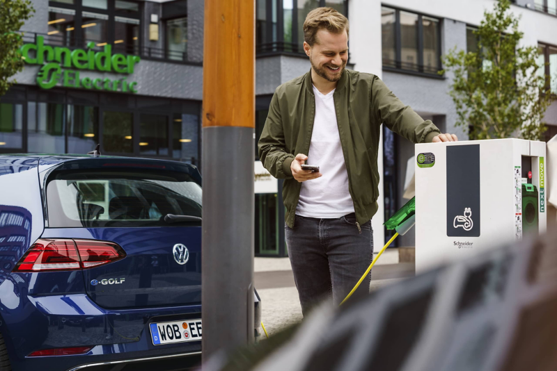 Charging station with Intercharge logo