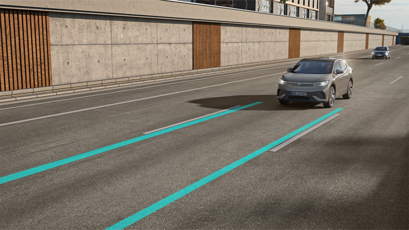 Illustration zeigt schematisch anhand eines VW ID.5 die Funktionsweise des Lane Assist.