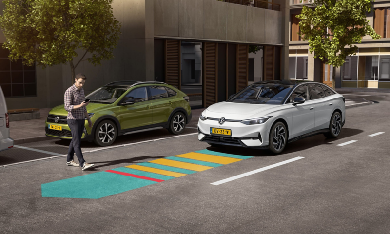 Afbeelding toont hoe Front Assist werkt.