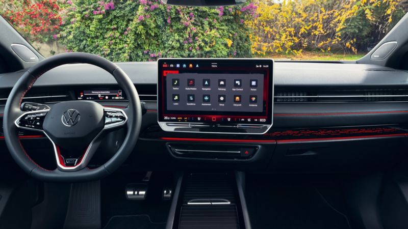 visning av ratt og infotainmentskjerm i vw id7 gtx 4motion fastback