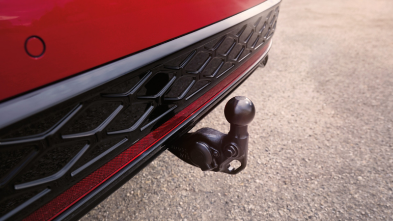 Detaljbild på dragkroken på en VW ID.7.
