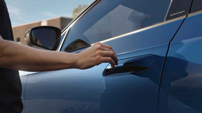 Bündiger Türgriff am VW ID.5 ENERGY auf lackierter Türfläche.