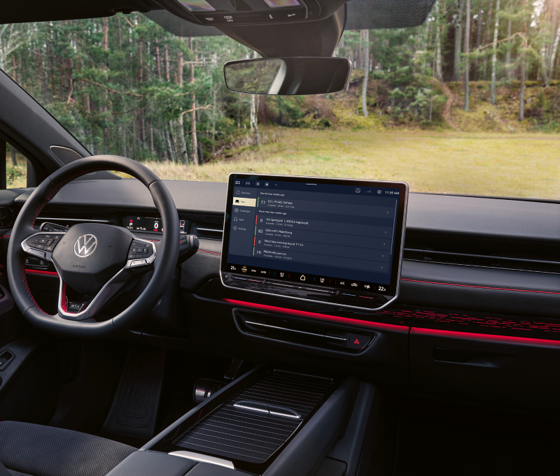 Das Cockpit eines Volkswagen mit aktiver Mein Fahrstil App.