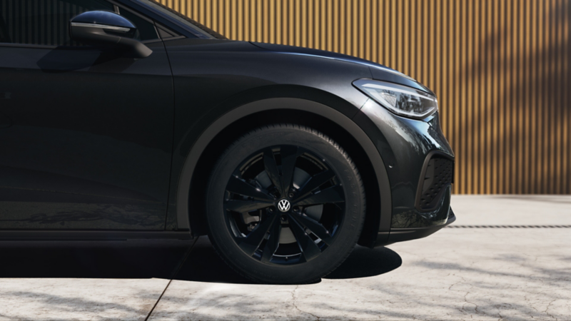 Nahaufnahme der Felgen des ID.5 BLACK EDITION
