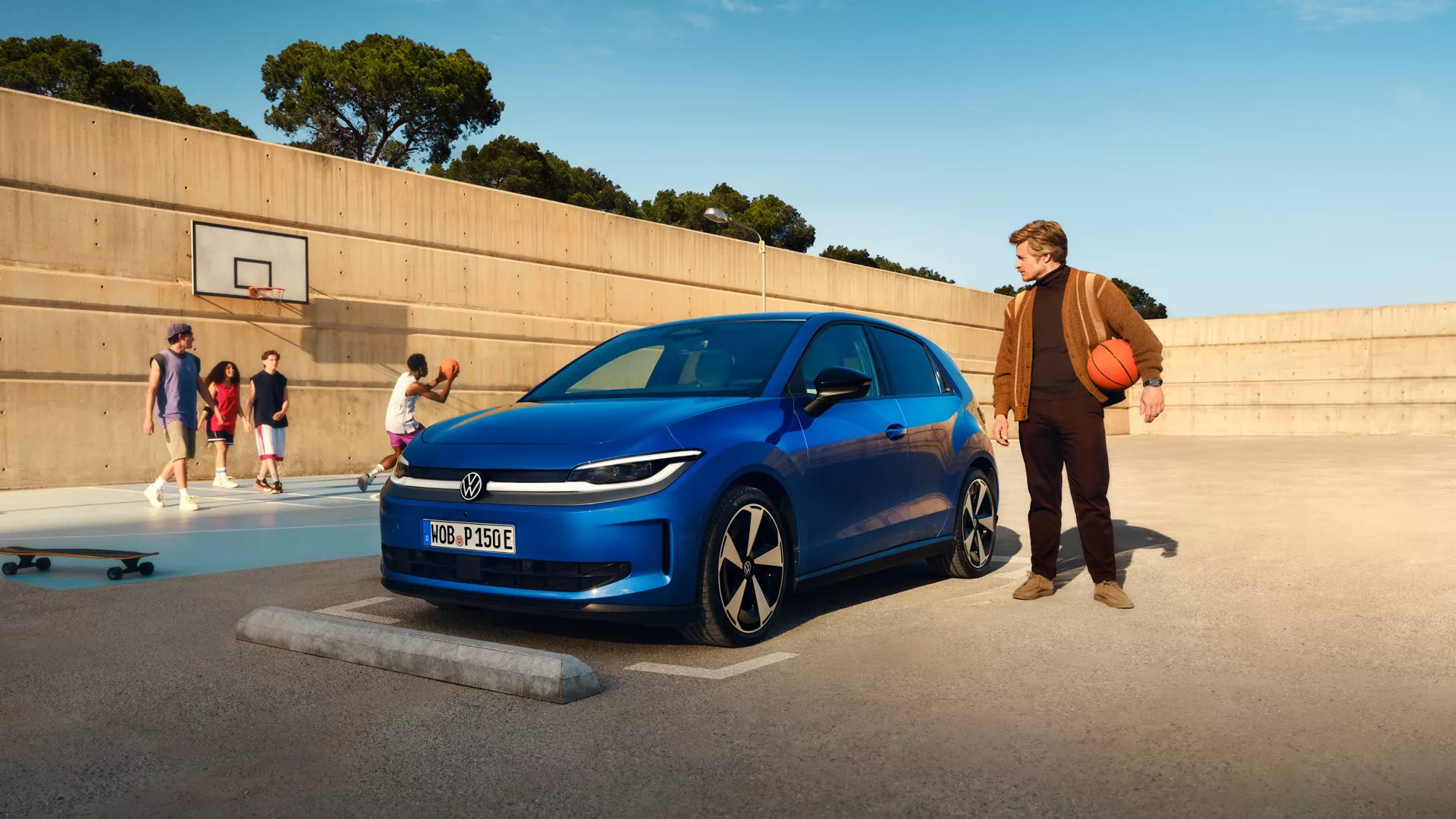 Volkswagen ID. Polo im Alltagseinsatz – Lifestyle-Szene am Basketballplatz