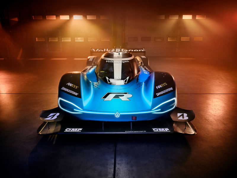 Volkswagen ID.R, elektrisch angetriebener Rennwagen, Lagerhalle