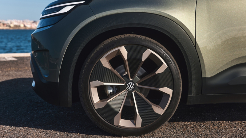 Vue rapprochée de la jante avant du VW ID. CROSS Concept.