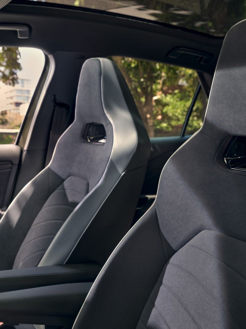 A view of the electric top sports seat of the VW ID.3 with the massage function and high-quality upholstery.
