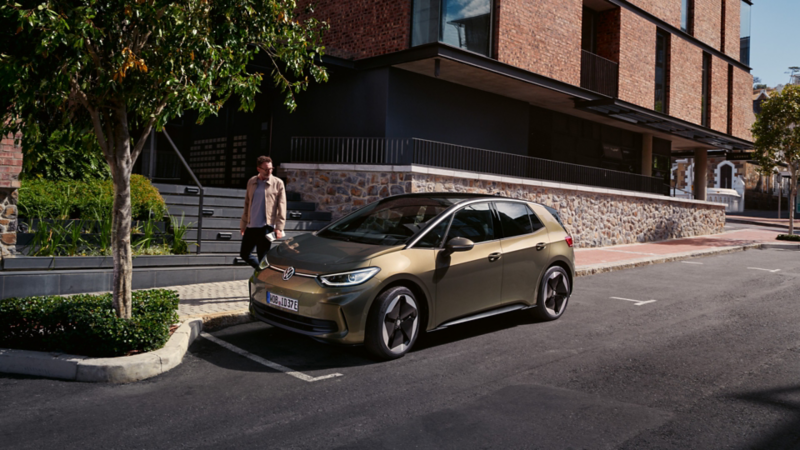 Schulungen für Rettungskräfte im Umgang mit Elektrofahrzeugen wie dem neuen Volkswagen ID.3