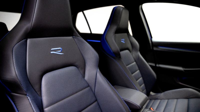 Volkswagen Golf-R 2022 - Gros plan des sièges avant