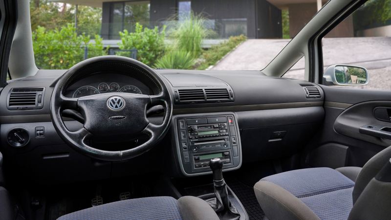 VW Sharan 1 interior, cockpit in focus