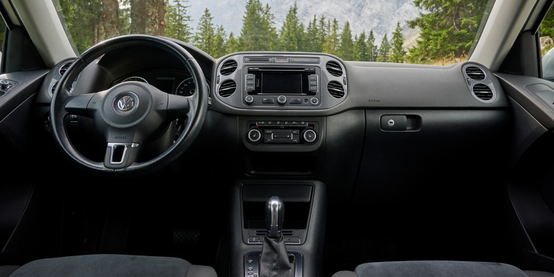 VW Tiguan 1 interior, cockpit in focus