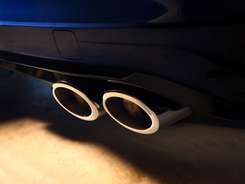 Vue détaillée du système d’échappement d’une voiture VW R 