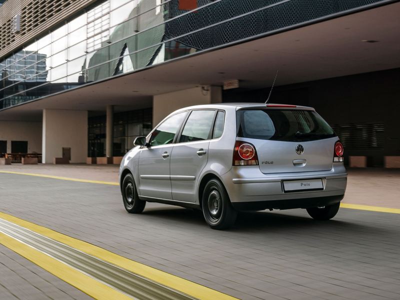 Rear view of the small car model Polo 4 (9N3)