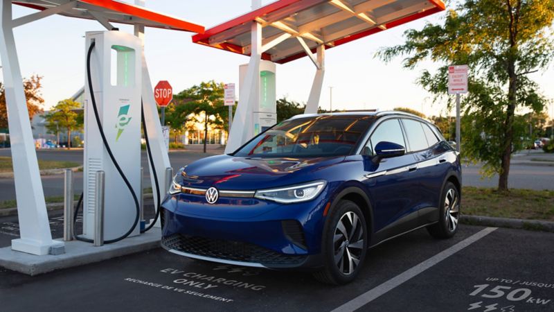 The 2024 Volkswagen ID.4 charging and the Electrify Canada charging station