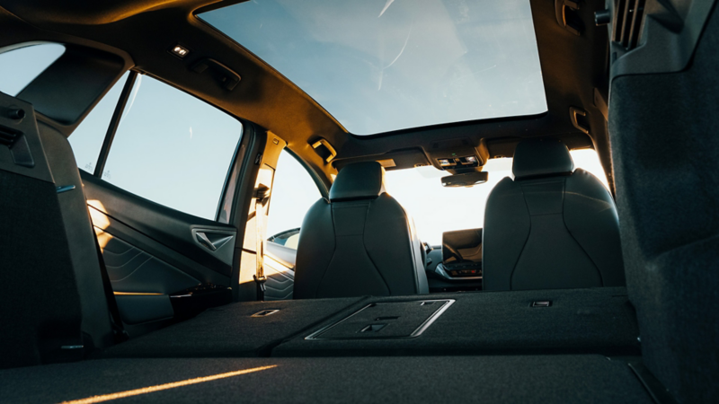 Une photo en gros plan du coffre de la Volkswagen ID.4 2024