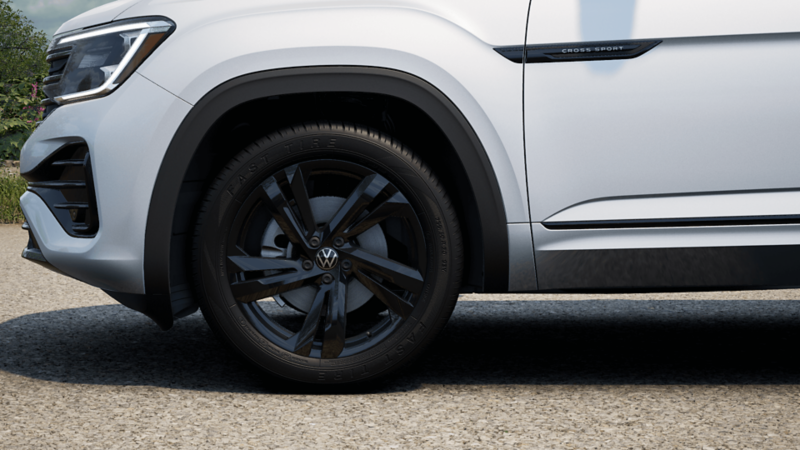 Une photo en gros plan du volant du Volkswagen Atlas Cross Sport 2025