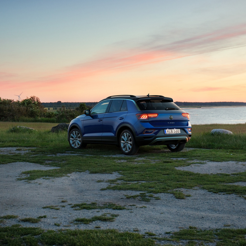 Volkswagen T-Roc i sommarlandskap