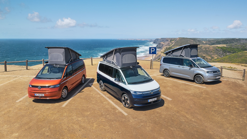 3 VW California côte à côte avec toit surélevé