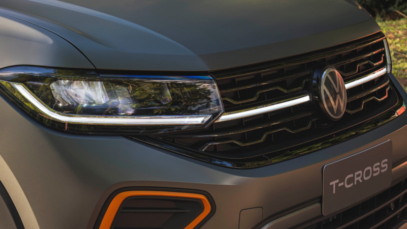 Assinatura frontal em LED  do T-Cross Extreme